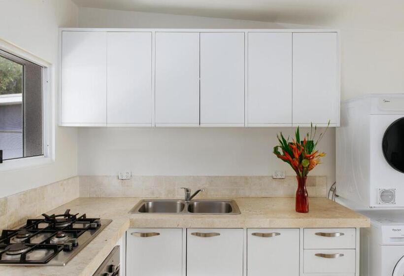 استودیوی استاندارد, Mariner Apartments