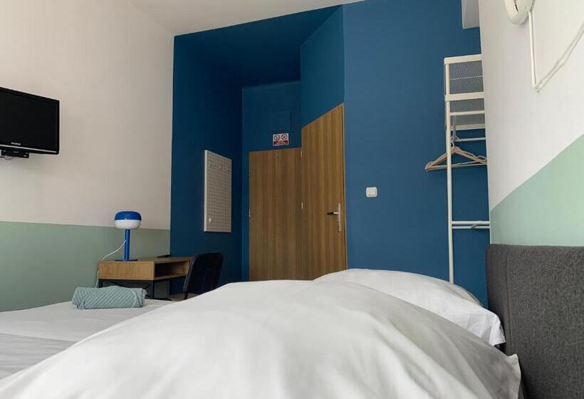 Номер Стандарт, Premium Hostel & Bistro
