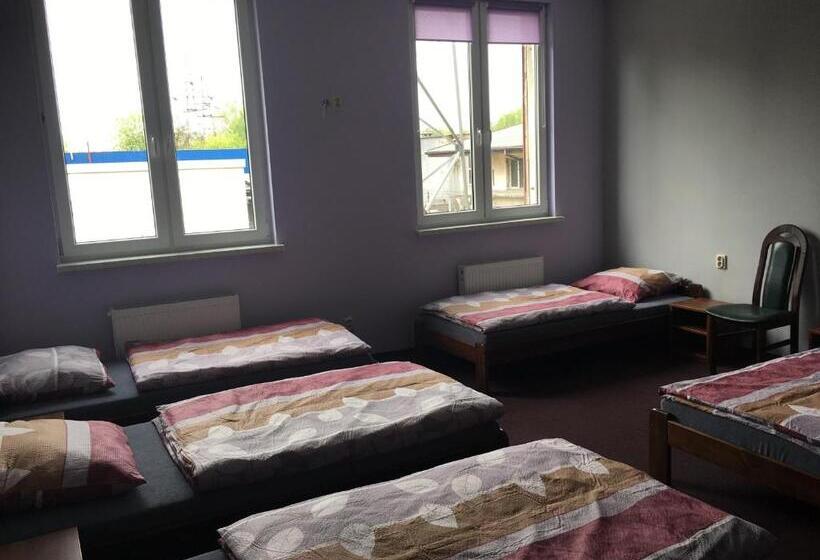标准四人间共用浴室, Hostel Mikołajczyka59