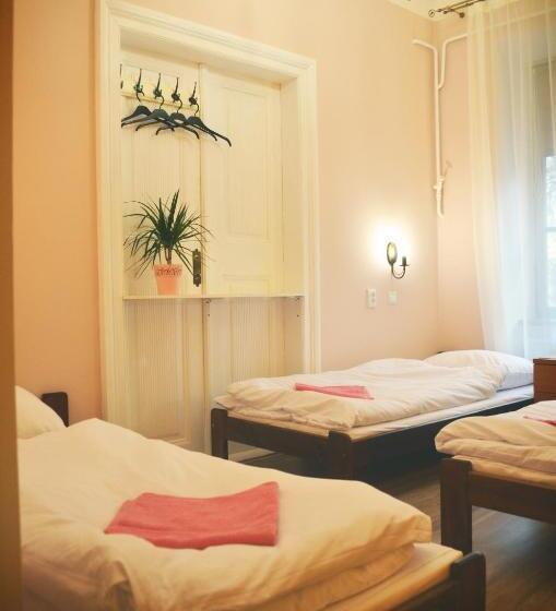 Номер Стандарт Трехместный, Hostel U Kmity