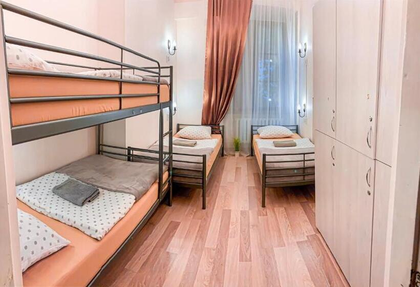 Четырехместный Номер Стандарт, Hostel U Kmity