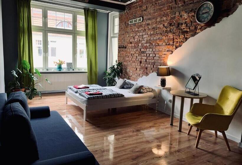 带共用浴室的标准房间, Chilli Hostel