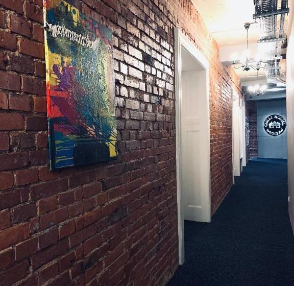 Cama em Quarto Compartilhado, Chilli Hostel