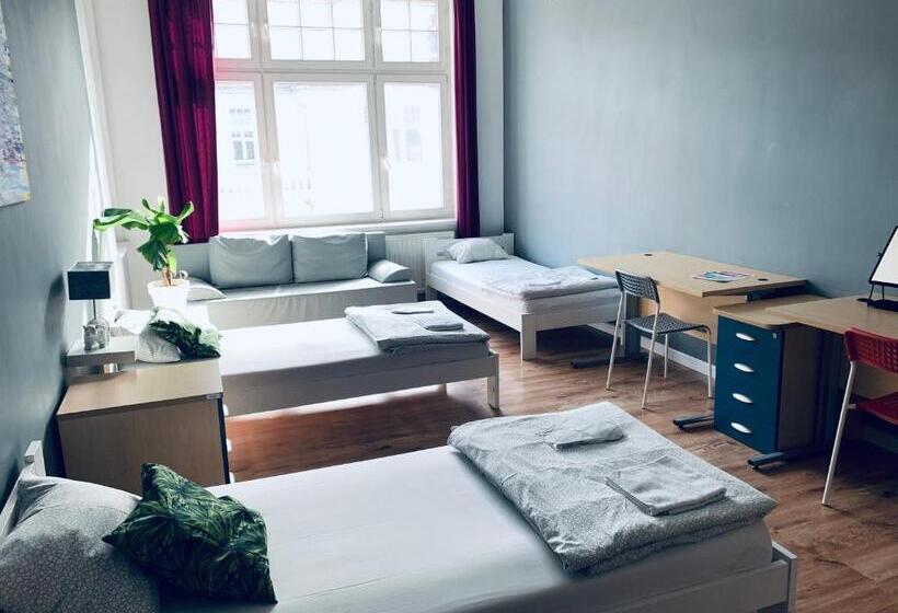 Cama em Quarto Compartilhado, Chilli Hostel