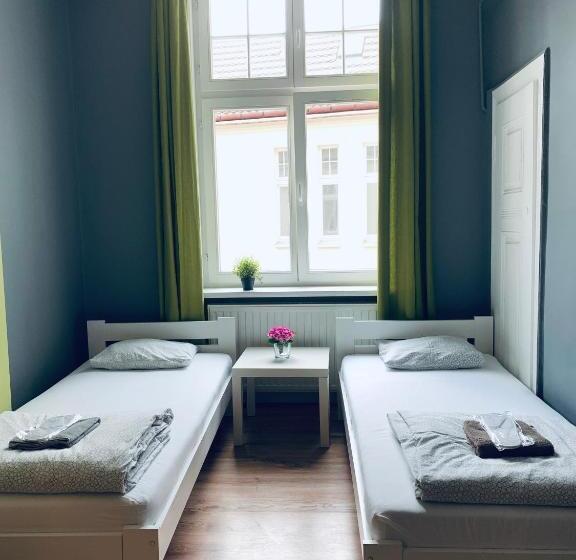 Quarto Estandar Banheiro Compartilhado, Chilli Hostel