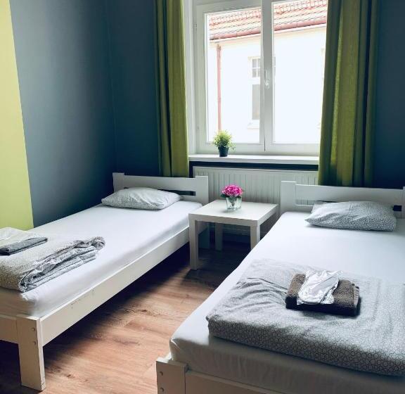 带共用浴室的标准房间, Chilli Hostel