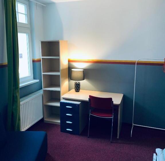 Quarto Estandar Banheiro Compartilhado, Chilli Hostel