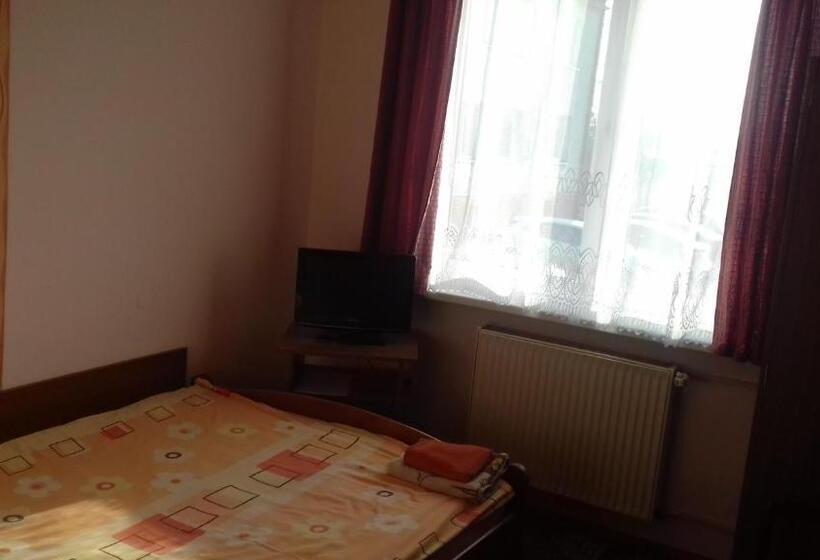 Quarto Individual Basic, Hostel Jax