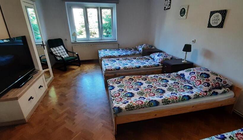 Family Suite, Kwatery U Jarka Z Ogrodem I Parkingiem