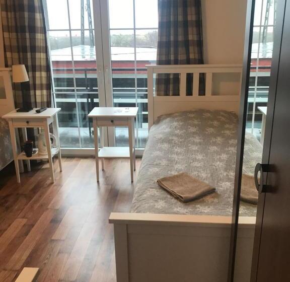 Номер Стандарт Трехместный, Route 7 Rooms