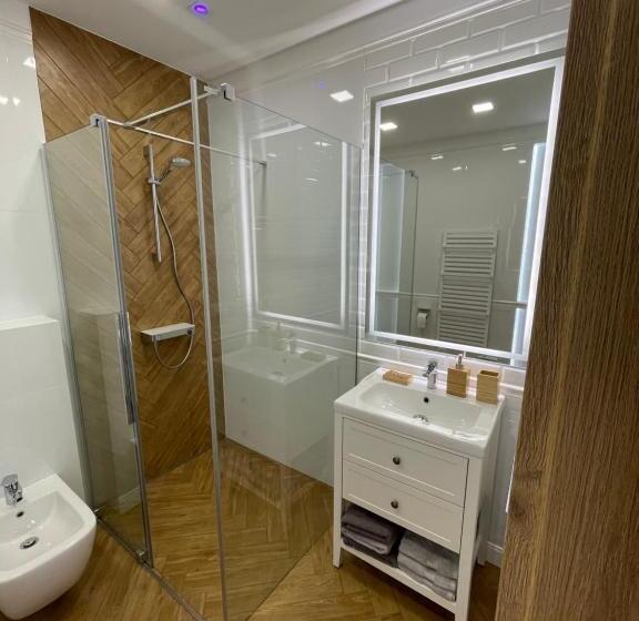 Апартаменты 1 Спальня, Route 7 Rooms
