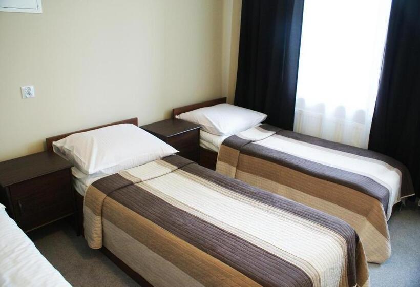 Номер Стандарт Трехместный, Hostel Zamość   Pokoje Gościnne