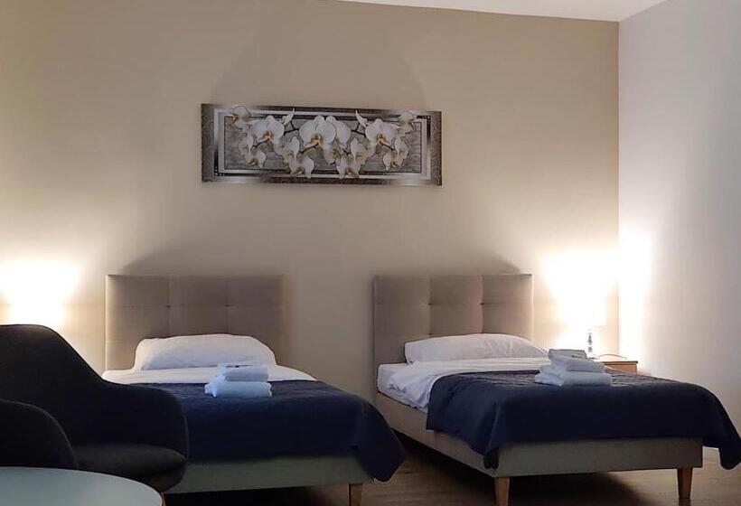 标准三人间, H2u Lux Hostel Dla Ciebie