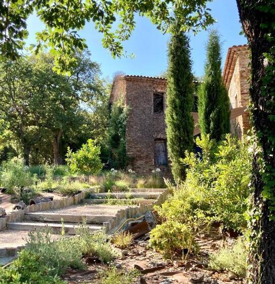 اتاق لوکس با تخت بزرگ, Chambres D Hôtes Le Pontillaou