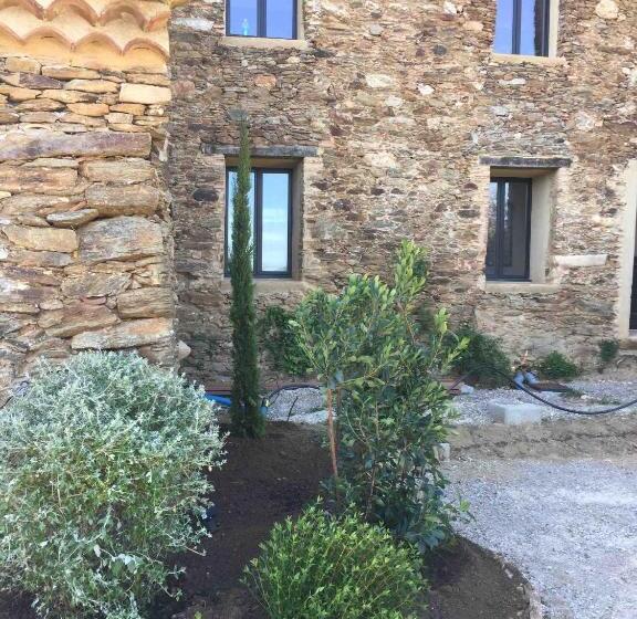 سوئیت جونیور با تراس, Chambres D Hôtes Le Pontillaou