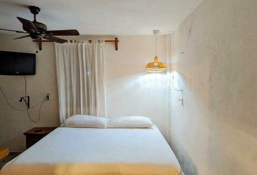 Quarto Deluxe, La Adornada