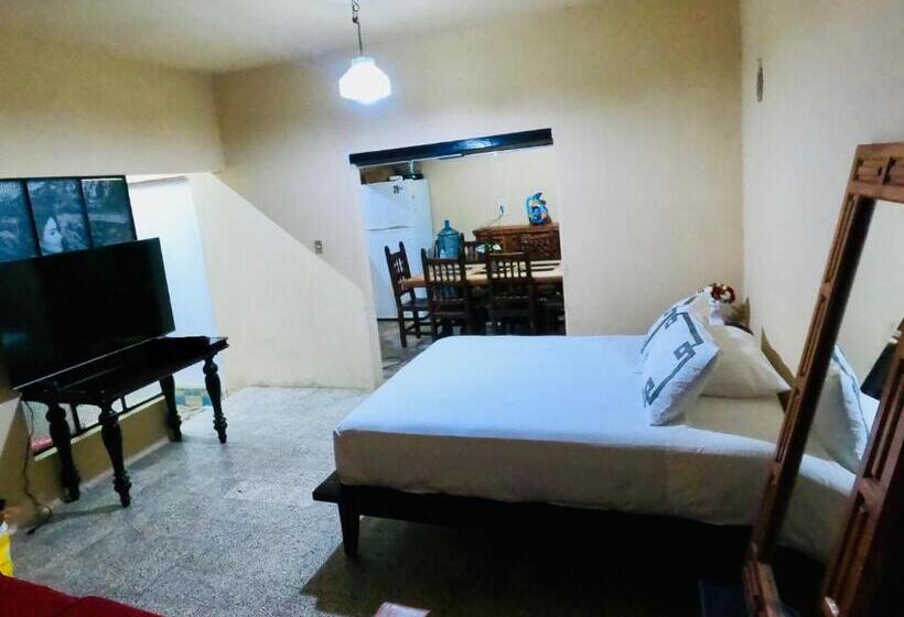 Quarto Dúplex, La Adornada