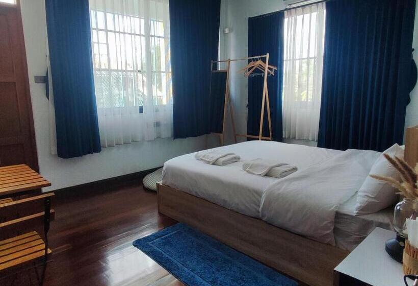 اتاق لوکس, Tartar & Nay Hostel