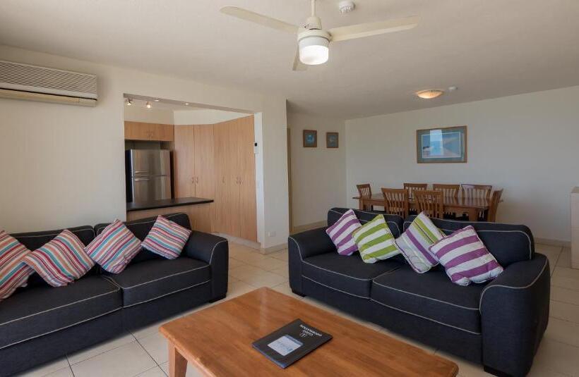 Апартаменты 3 Спальни Вид на Море, Norfolk Luxury Beachfront Apartments