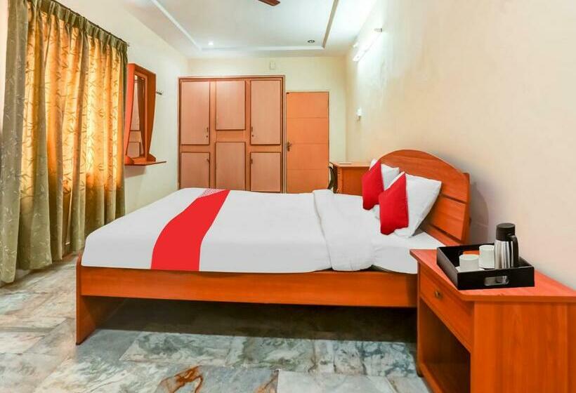 Номер Стандарт, Oyo Flagship 80564 The Central Guest House