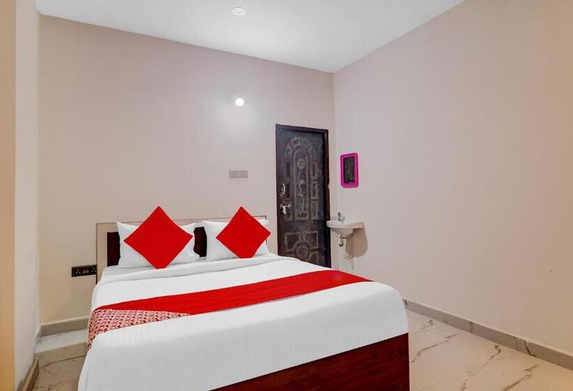 Трехместный Номер Классика, Flagship Sairam Residency