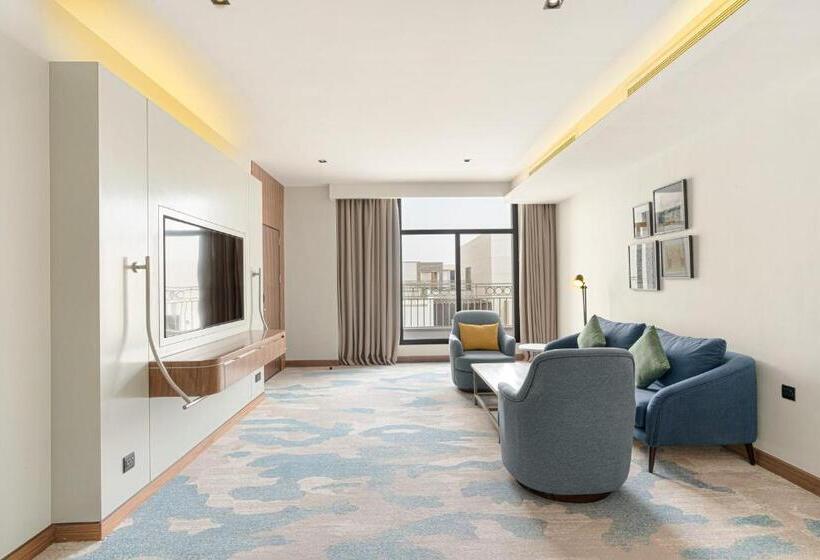 Suite, Holiday Inn Riyadh The Business District, An Ihg