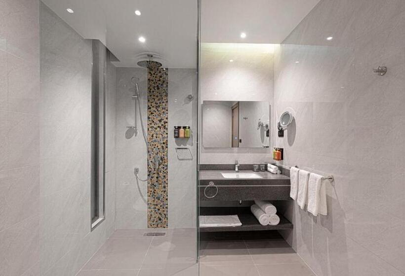 Cameră Standard Pat King Size, Holiday Inn Riyadh The Business District, An Ihg
