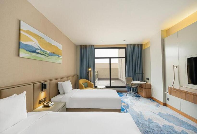 اتاق استاندارد با بالکن, Holiday Inn Riyadh The Business District, An Ihg
