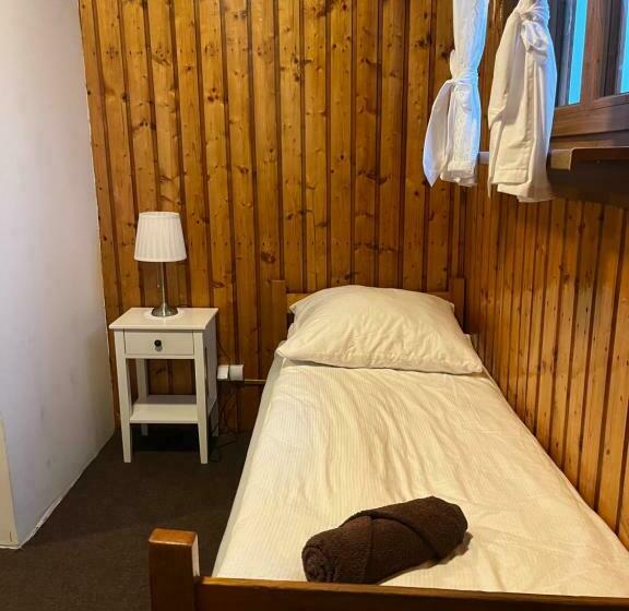 Habitación Triple Estándar, Schronisko Gościniec Równica