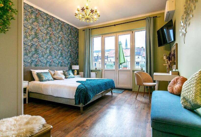 Номер Deluxe с Балконом, The Newport Lodge   Incl 3h Wellness & Use Ebikes & Breakfast
