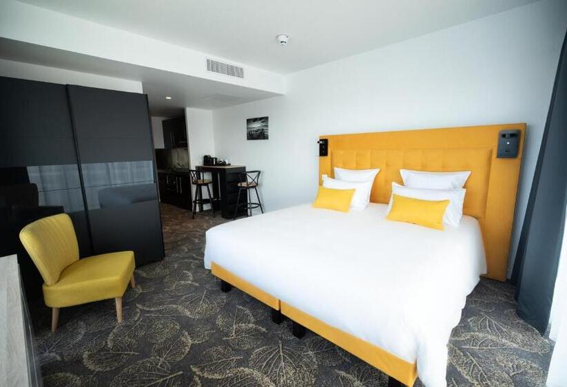 Premium room with view, Le Barracuda & Spa, Centre Port, Pieds Dans L Eau, Vue Mer