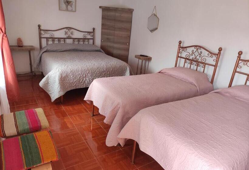 غرفة قياسية رباعية, Pirca Hostal