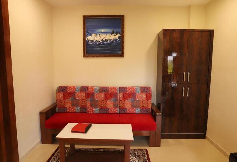 Люкс Повышенной Комфортности, Raaj Resort