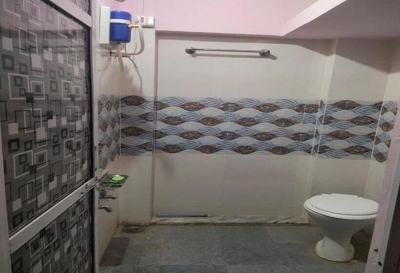 Номер Deluxe, Vrundavan Resort, Narmada