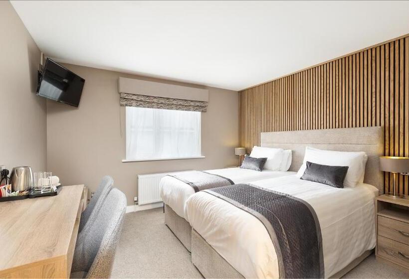Номер Стандарт, Castle Varagh Hotel & Bar