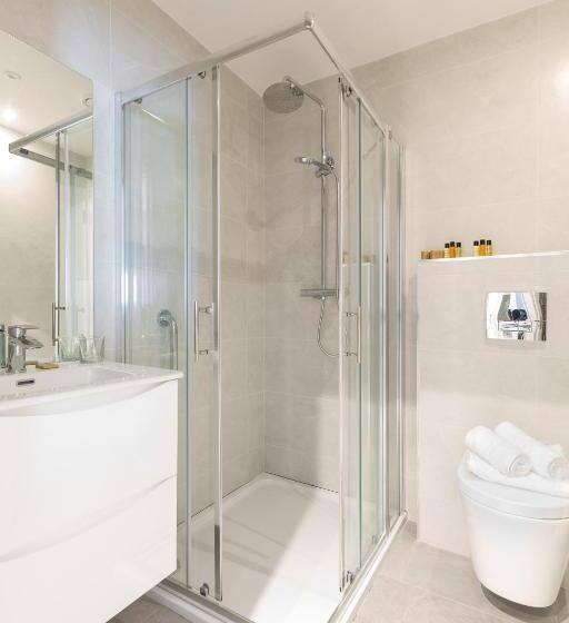 Семейный Номер, Castle Varagh Hotel & Bar