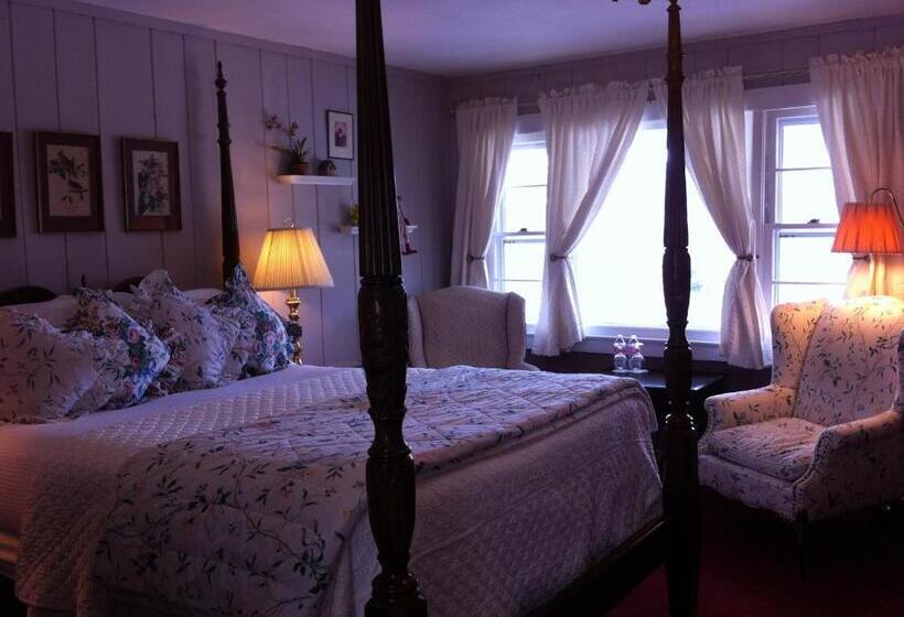 Номер Стандарт с Балконом, Deerhill Inn