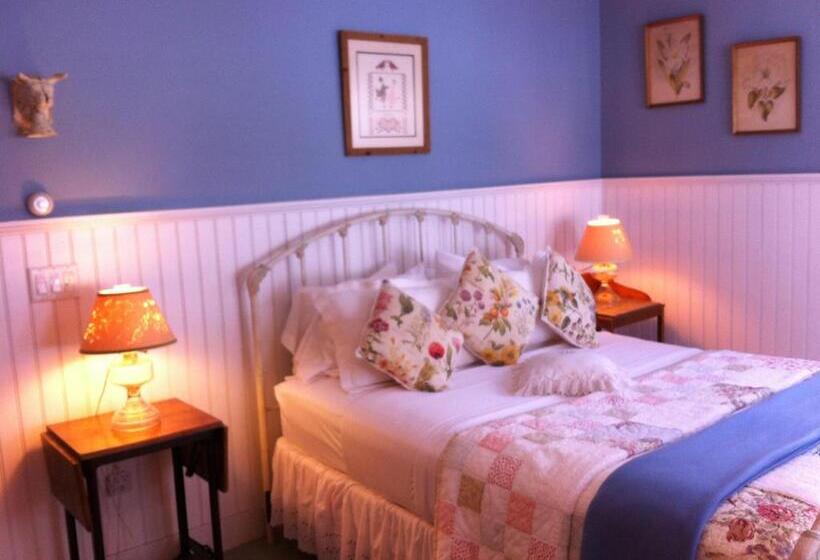 Номер Стандарт с Гидромассажем, Deerhill Inn