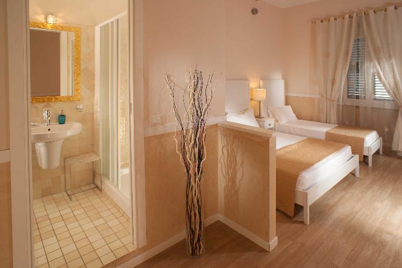 Superior Triple Room, Domus Liberius   Rome