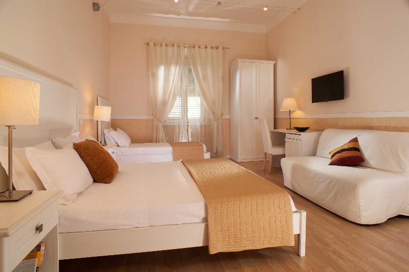 Superior Triple Room, Domus Liberius   Rome