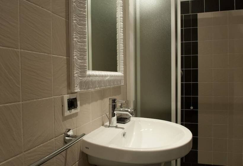 Standard Triple Room, Domus Liberius   Rome