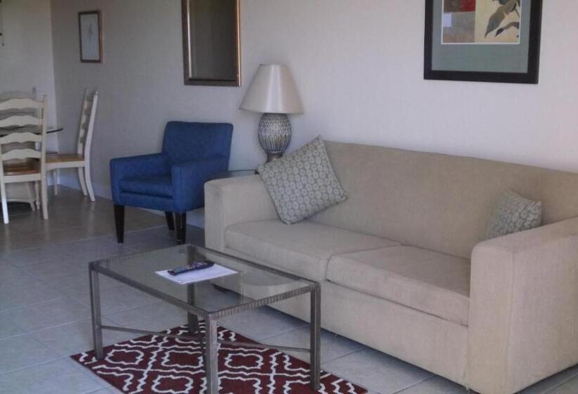 스탠다드 스튜디오 더블 침대, Days Inn & Suites By Wyndham Lake Okeechobee