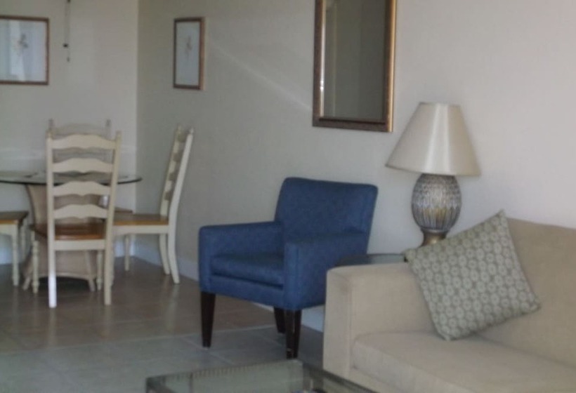 스탠다드 룸, Days Inn & Suites By Wyndham Lake Okeechobee