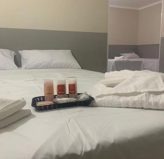 اتاق استاندارد چهار تخته, Barão Ribeirão