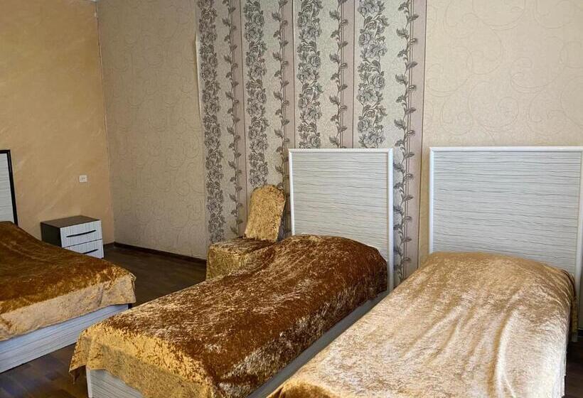 Четырехместный Номер Economy, Prince Hotel Kapan