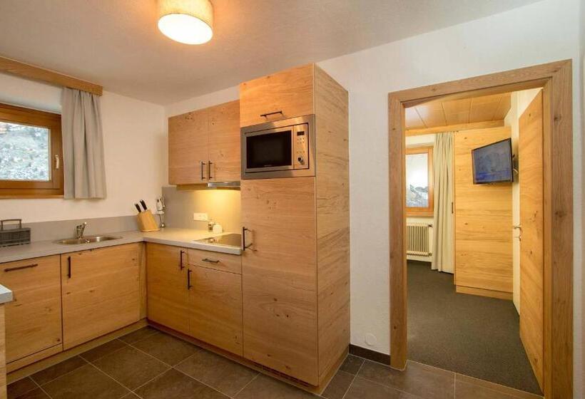 Апартаменты Comfort 2 Спальни, Gurglhof Apartmenthaus