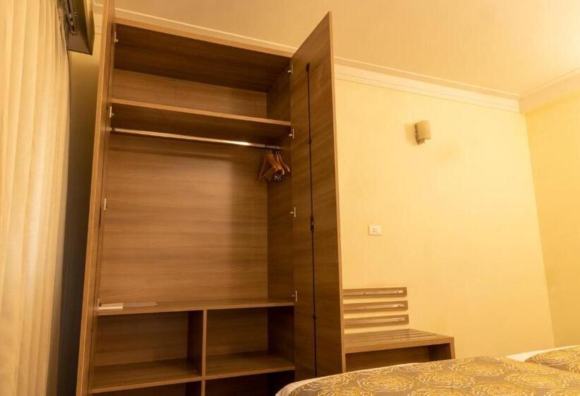 Люкс 2 Спальни, Starlit Suites Tirupati