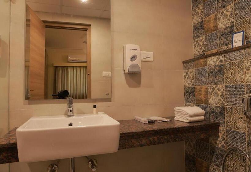 Люкс 2 Спальни, Starlit Suites Tirupati