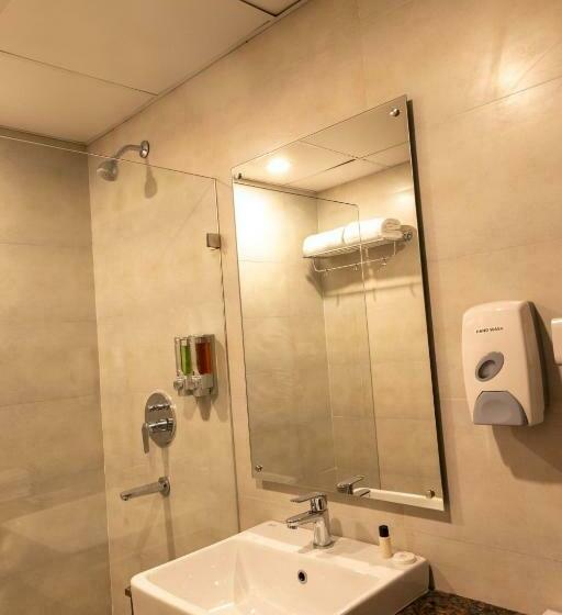 Люкс, Starlit Suites Tirupati