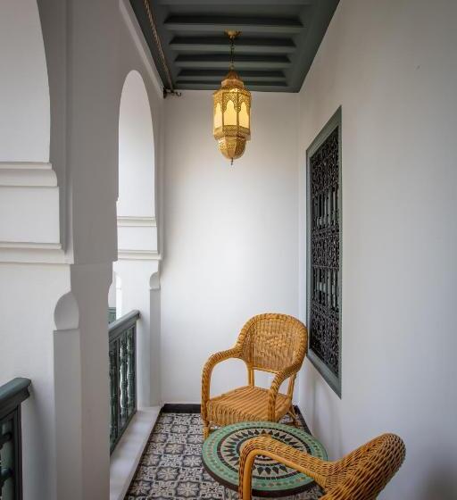 اتاق لوکس با چشم‌انداز استخر, Riad Les Remparts De La Kasbah